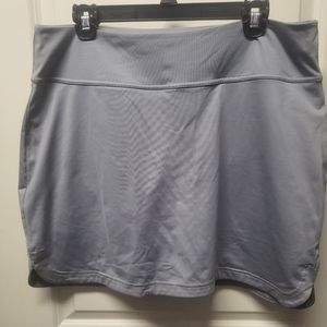 XL Under Armour skort